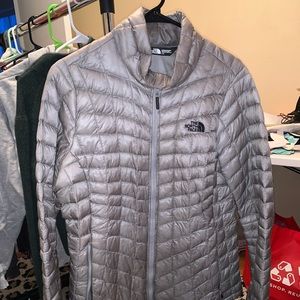 North face puffer-grey